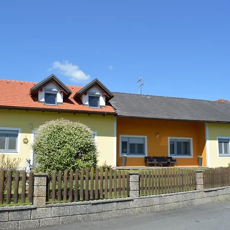 Gastehaus Ranftl Guest house *